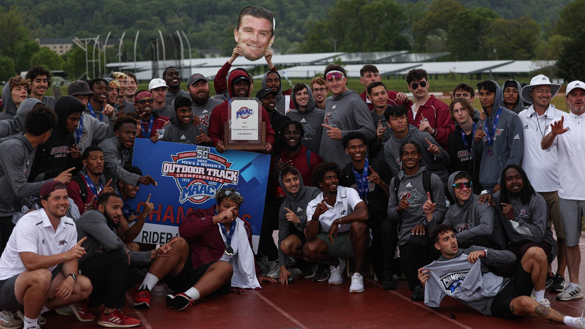 Men's track and field wins MAAC Outdoor Championship Rider University